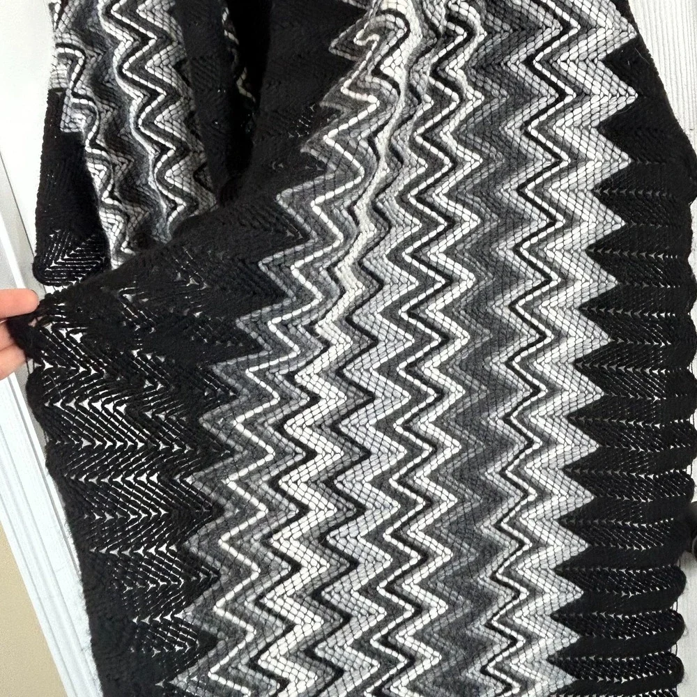 Knit Wrap Shawl Scarf Black White Gray Chevron Zig Zag Bohemian Chic 8'x2.5'